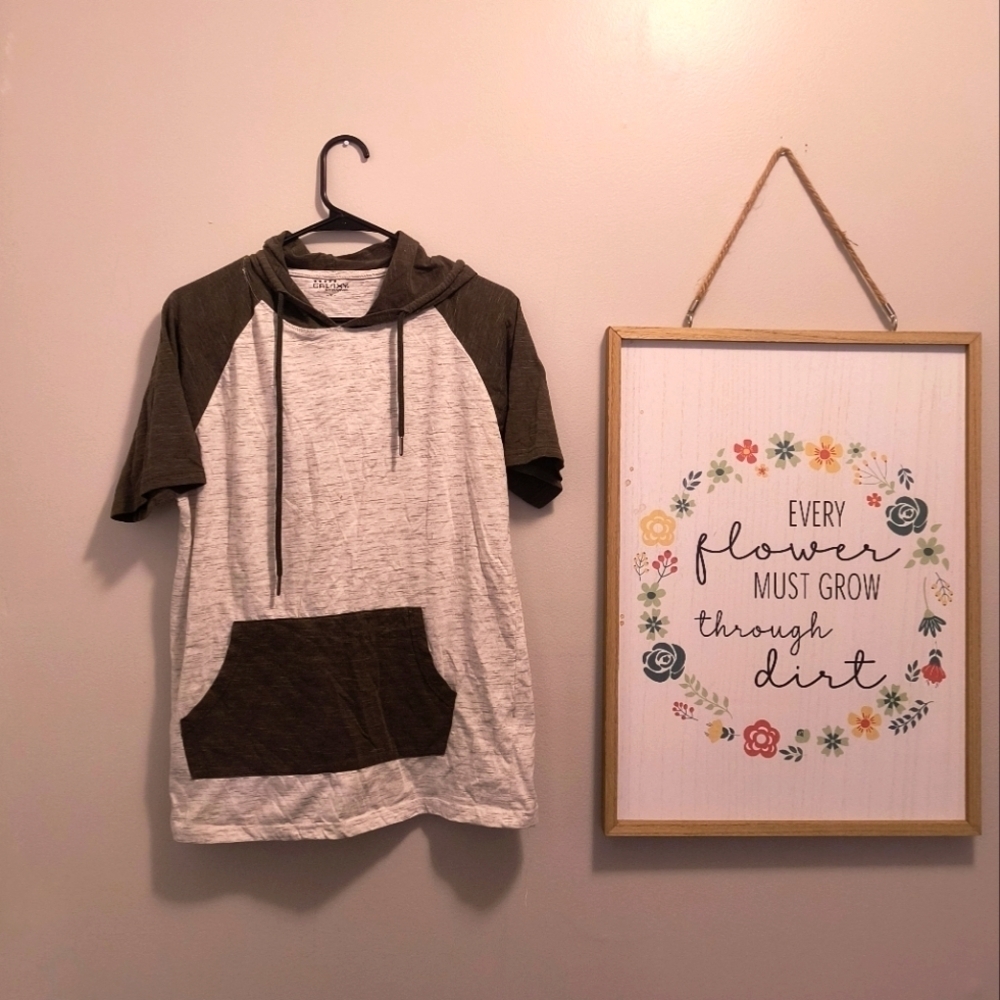 Green off white hooded short sleeve jacquard draw string light wear women's M